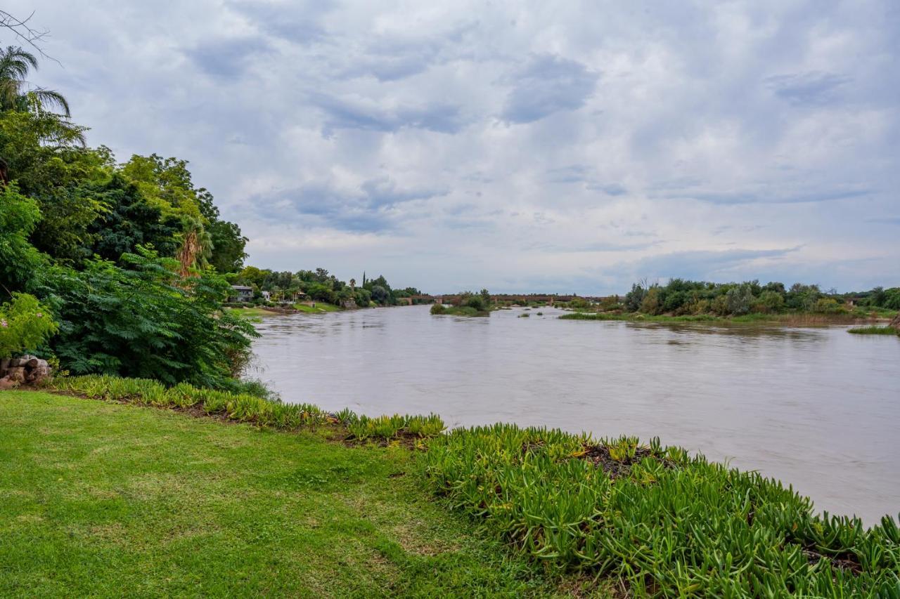 Riverbank Lodge Upington Exterior foto