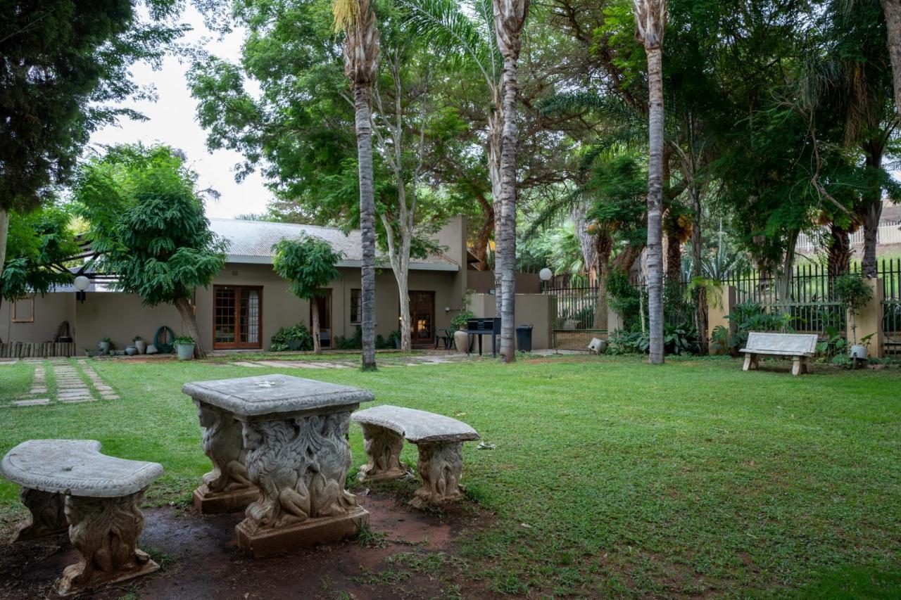 Riverbank Lodge Upington Exterior foto