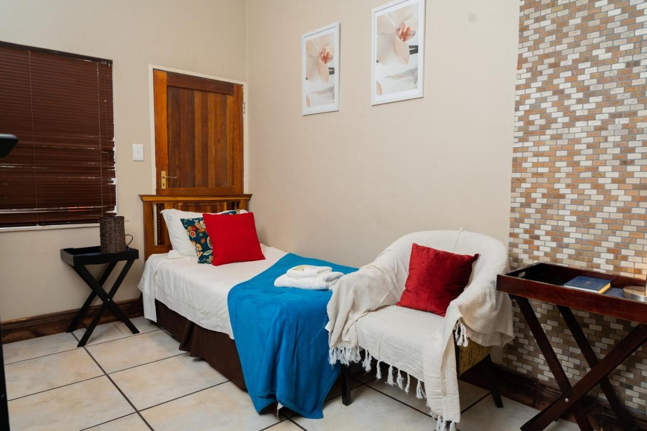 Riverbank Lodge Upington Exterior foto