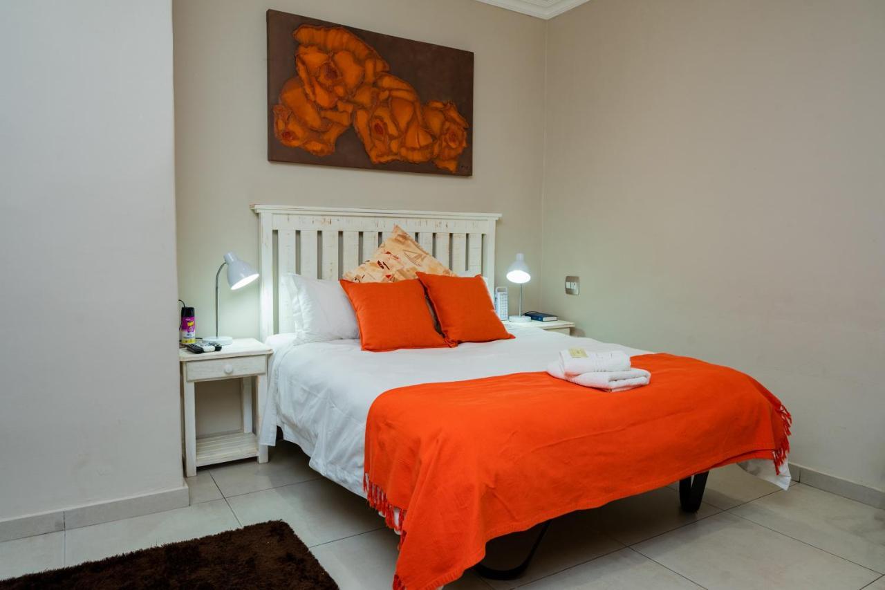Riverbank Lodge Upington Exterior foto