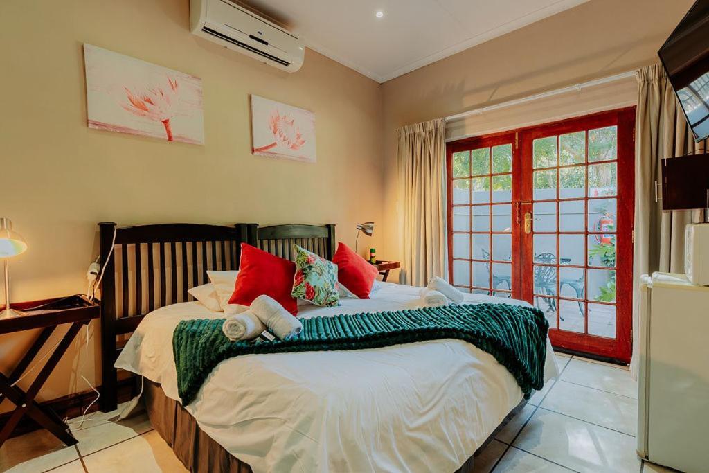 Riverbank Lodge Upington Exterior foto