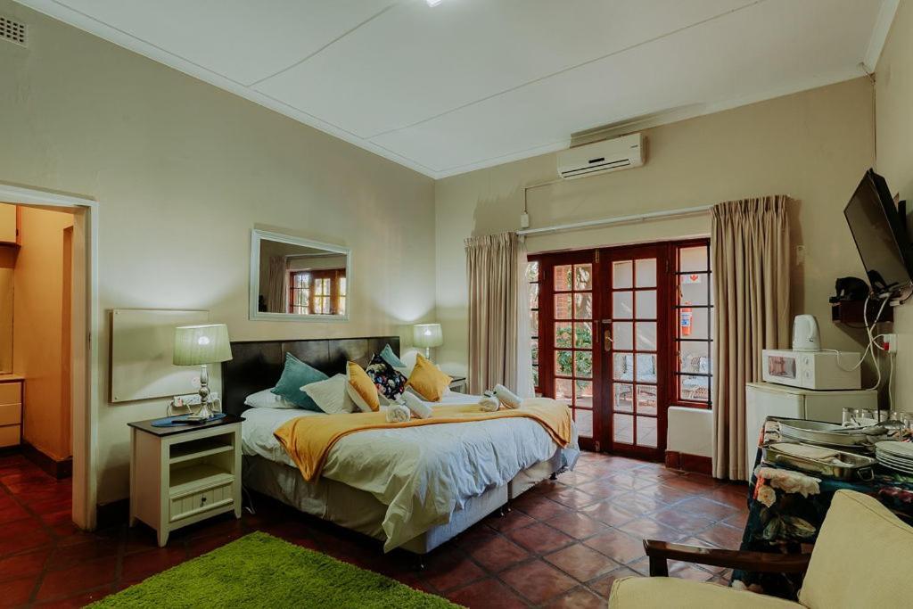 Riverbank Lodge Upington Exterior foto