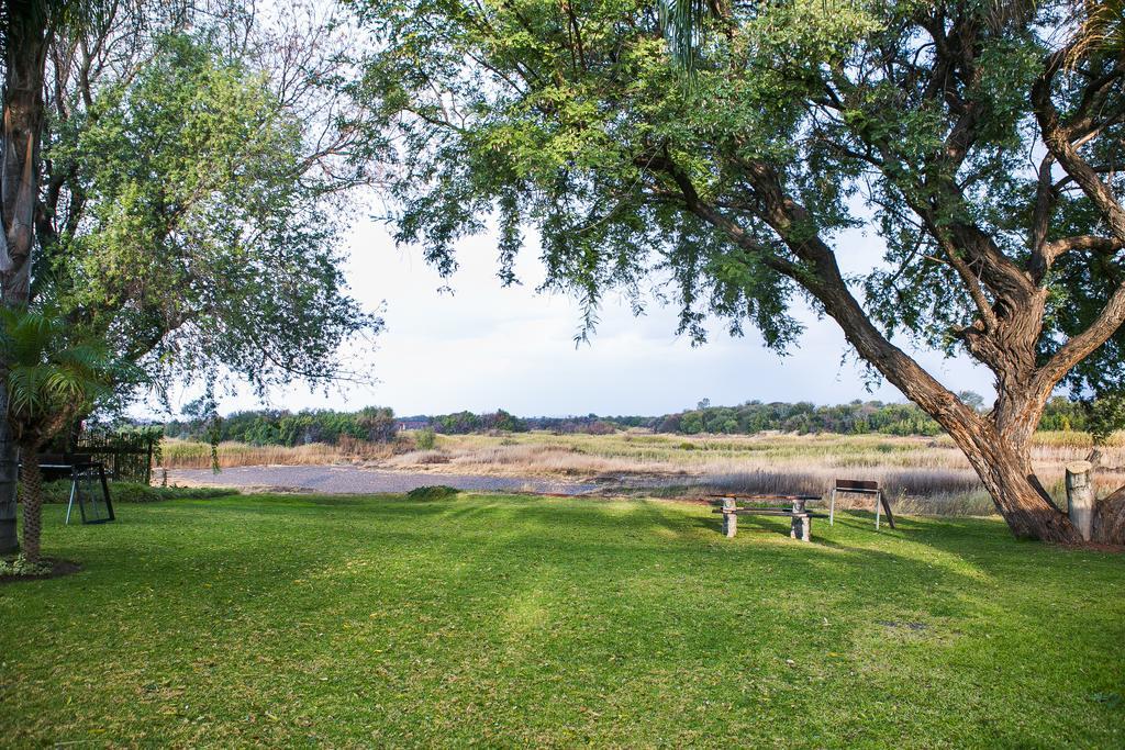 Riverbank Lodge Upington Exterior foto